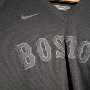 RED SOX Nike Black Boston Embroidered Jersey